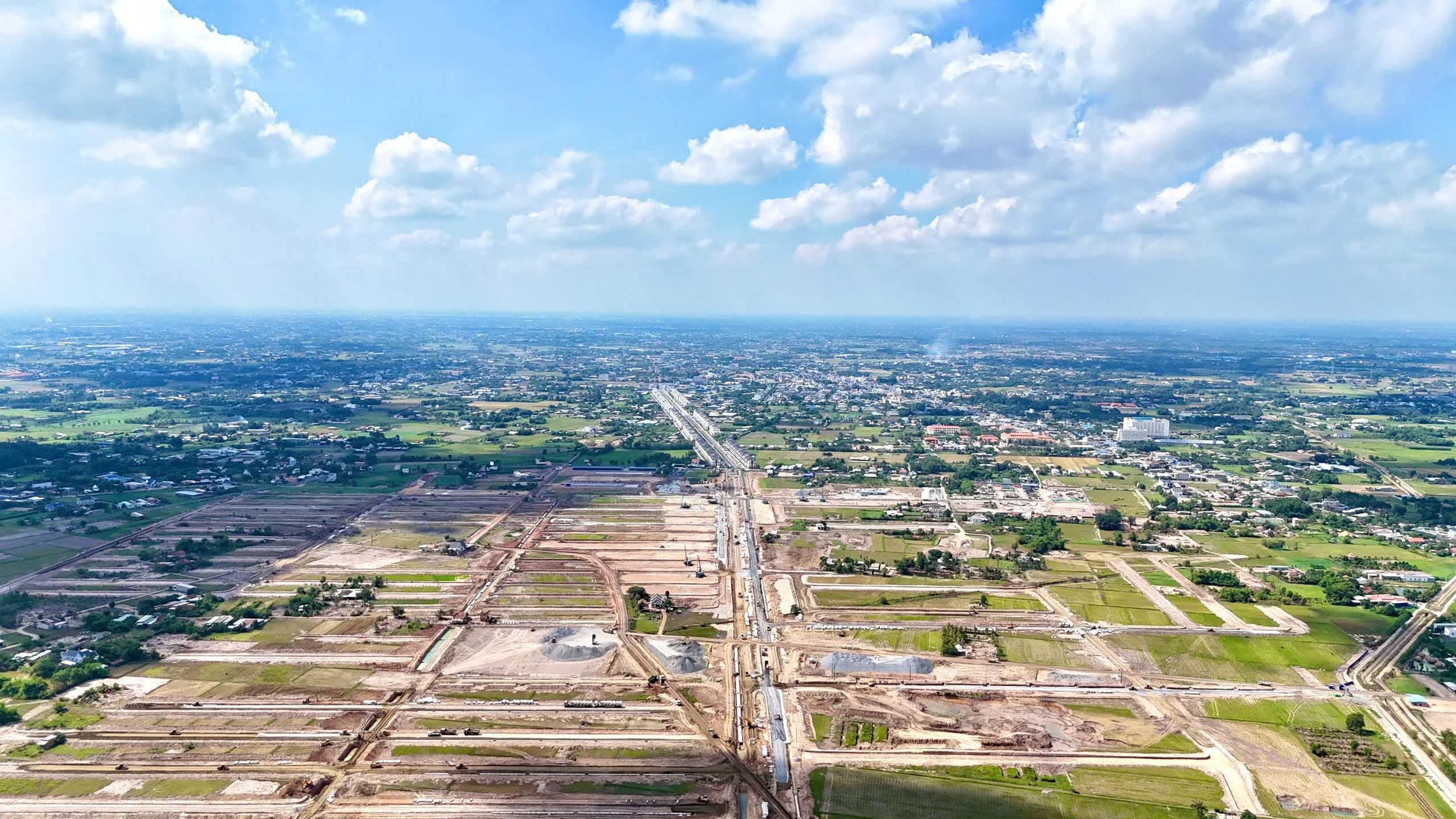 Hình ảnh tiến độ dự án Vinhomes Green City cập nhật 16-04-2025