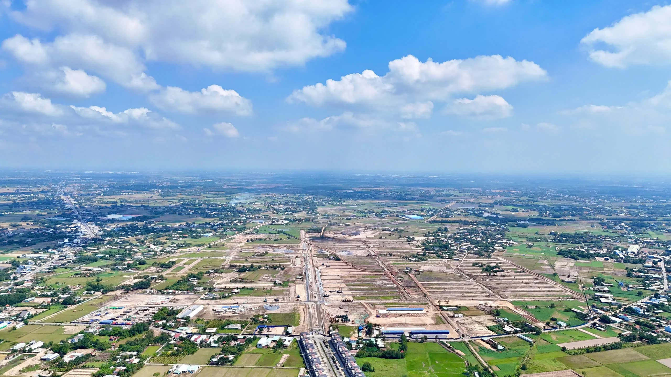 Hình ảnh tiến độ dự án Vinhomes Green City cập nhật 16-04-2025