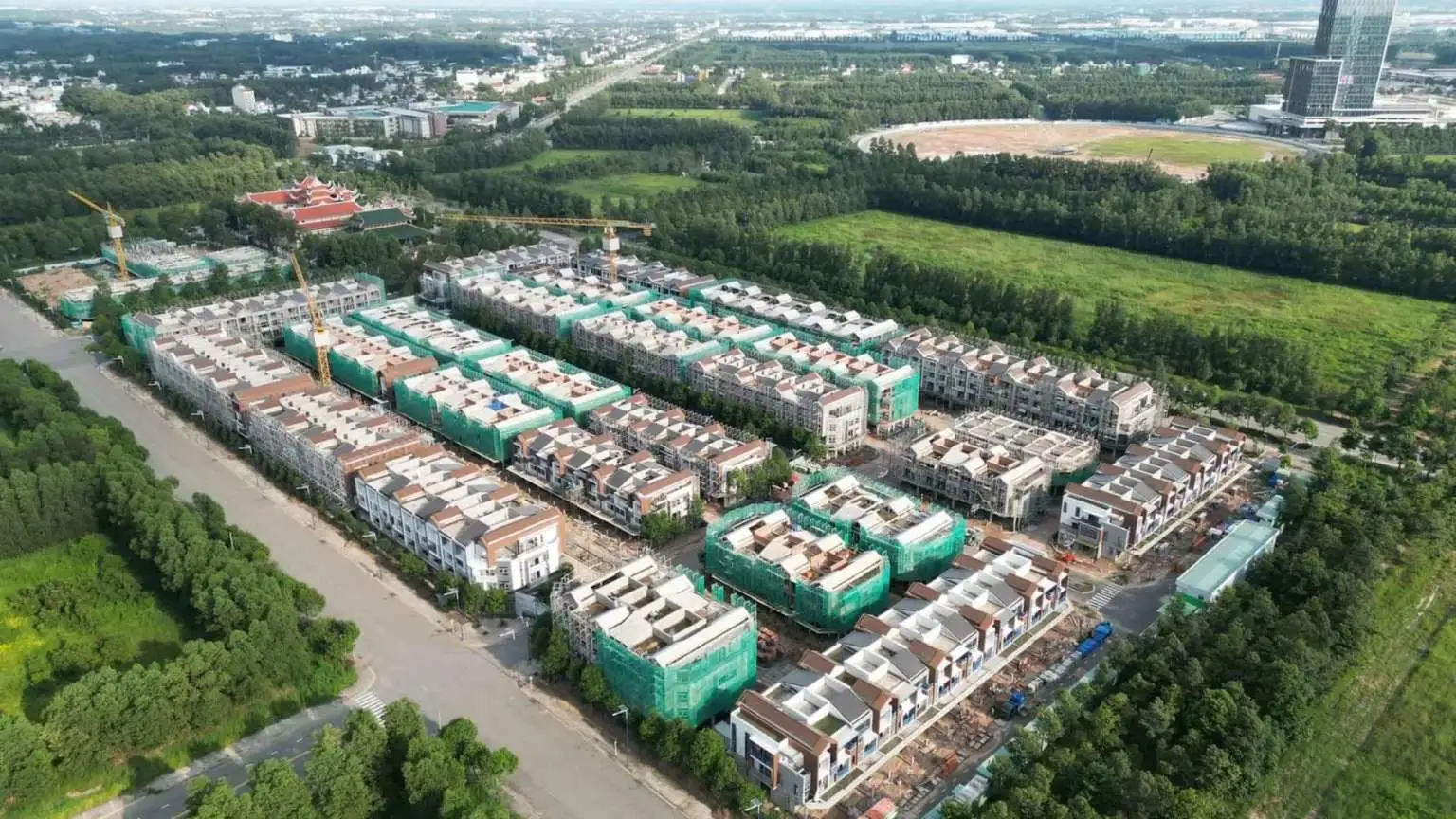 Hình ảnh tiến độ nhà phố thương mại Artisan Park - Giai đoạn 1